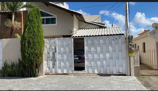 Casa com 370m² 5 quartos e 7 banheiros, à venda, no bairro Parque Turf Club em Campos dos Goytacazes