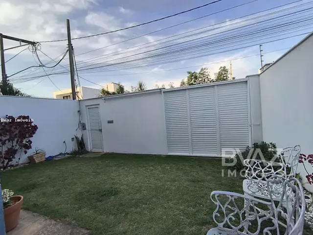 Casa com 225m² 4 quartos e 5 banheiros, à venda ou para alugar, no bairro Novo Portinho em Cabo Frio