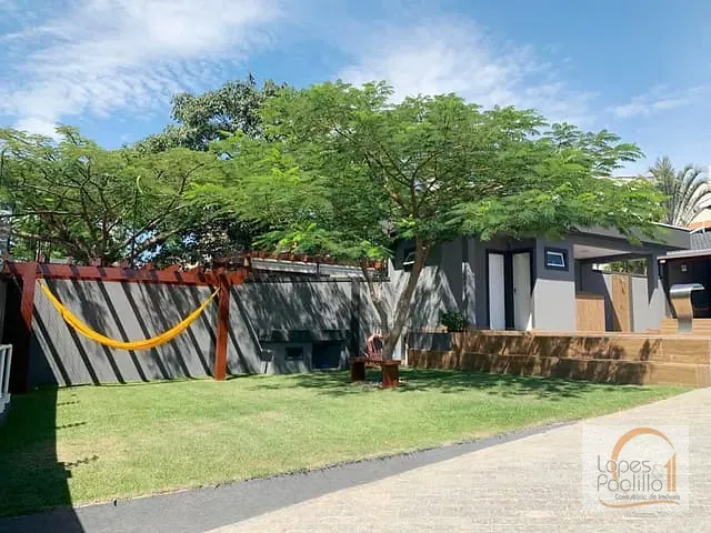 Casa com 640m² 3 quartos e 2 banheiros, à venda, no bairro Jardim Paulista em Atibaia