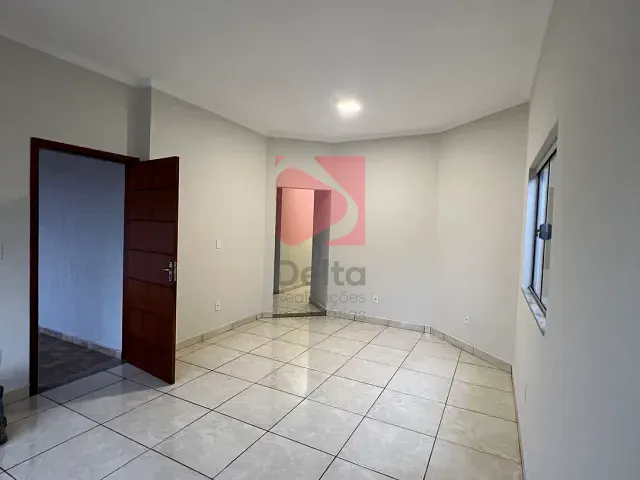 Casa 3 quartos e 1 banheiro, à venda, no bairro Jardim Veneza em Pirassununga