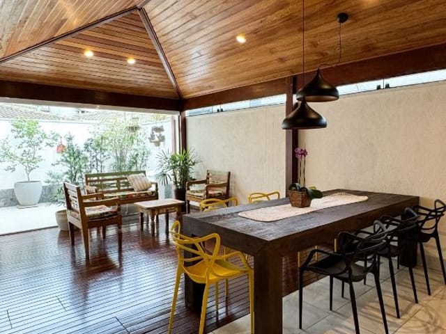 Casa com 130m² 4 quartos e 3 banheiros, à venda, no bairro Colina de Laranjeiras em Serra