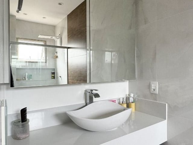 Casa com 130m² 4 quartos e 3 banheiros, à venda, no bairro Colina de Laranjeiras em Serra