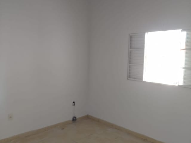 Casa com 326m² 1 quarto e 1 banheiro, para alugar, no bairro Cidade Satélite Íris em Campinas