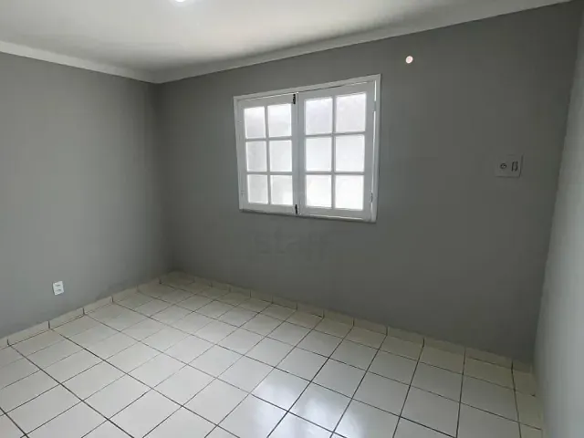 Casa 3 quartos e 1 banheiro, para alugar, no bairro General Dutra em Paulo Afonso