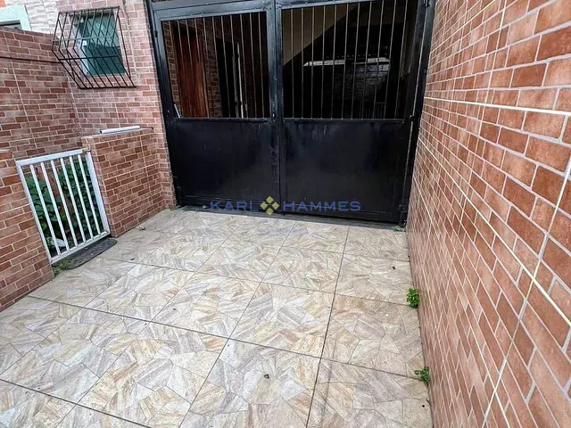Casa 2 quartos e 2 banheiros, à venda, no bairro Parque Uruguaiana em Duque de Caxias