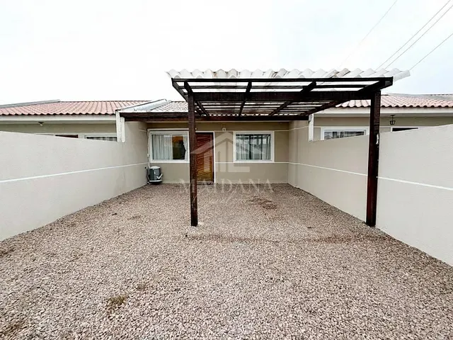 Casa com 179m² 2 quartos e 1 banheiro, à venda, no bairro Campo Largo da Roseira em São José dos Pinhais