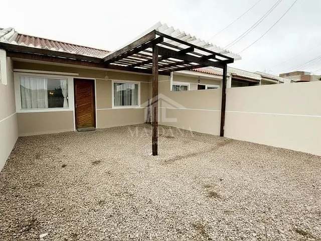 Casa com 179m² 2 quartos e 1 banheiro, à venda, no bairro Campo Largo da Roseira em São José dos Pinhais