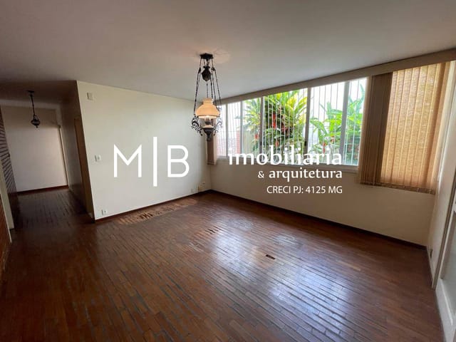 Casa 4 quartos e 2 banheiros, à venda, no bairro CENTRO em CATAGUASES