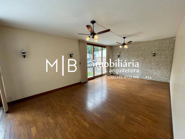 Casa 4 quartos e 2 banheiros, à venda, no bairro CENTRO em CATAGUASES