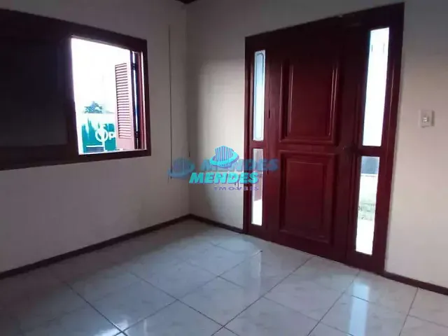 Casa com 300m² 3 quartos e 1 banheiro, para alugar, no bairro Sagrada Família em Gravataí