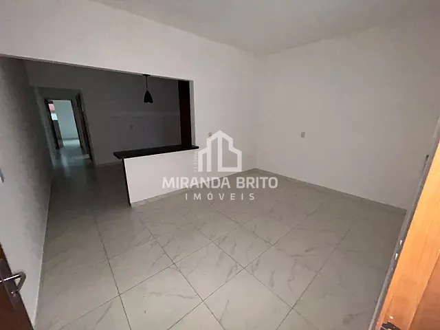 Casa 2 quartos e 1 banheiro, à venda, no bairro Setor Central em Guapó