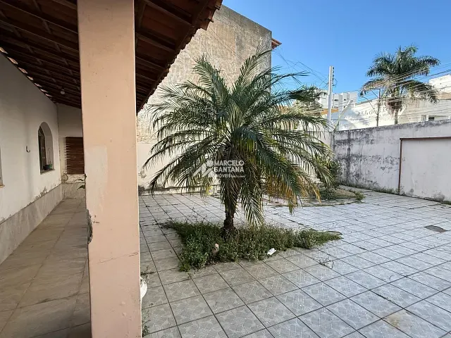 Casa para alugar, no bairro Candeias em Vitória da Conquista