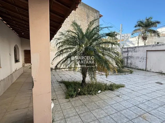 Casa para alugar, no bairro Candeias em Vitória da Conquista