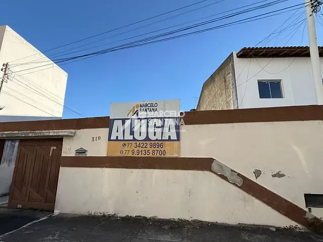 Casa para alugar, no bairro Candeias em Vitória da Conquista