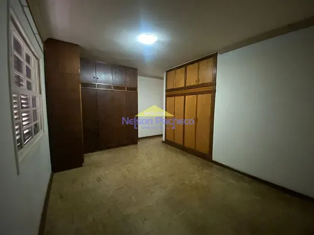 Casa com 285m² 3 quartos e 2 banheiros, para alugar, no bairro Centro em Capivari