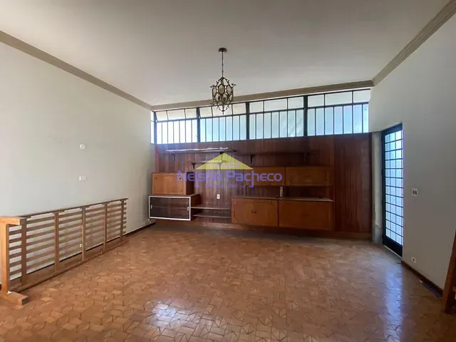 Casa com 285m² 3 quartos e 2 banheiros, para alugar, no bairro Centro em Capivari