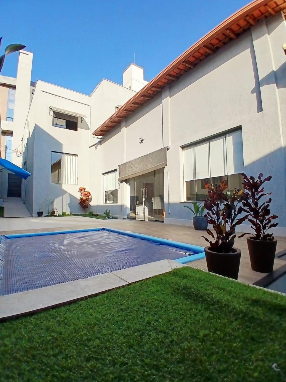 Casa de 4 quartos com piscina  no Caiçara - VENDA