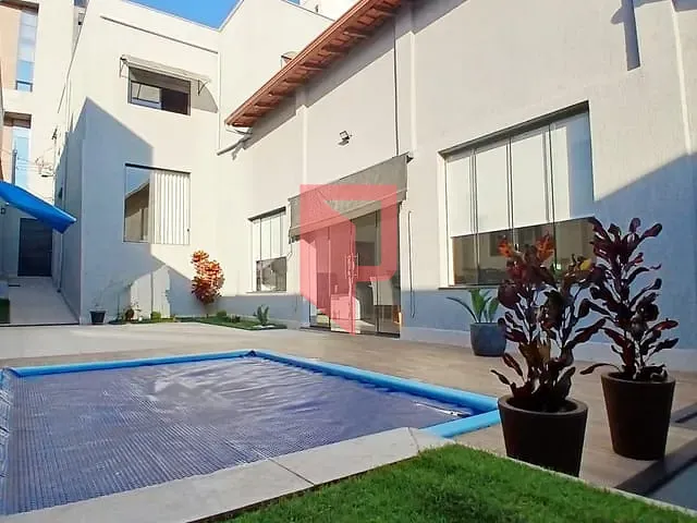 Casa com 300m² 4 quartos e 3 banheiros, à venda, no bairro Caiçaras em Belo Horizonte