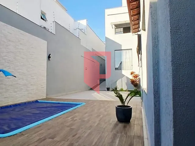 Casa com 300m² 4 quartos e 3 banheiros, à venda, no bairro Caiçaras em Belo Horizonte