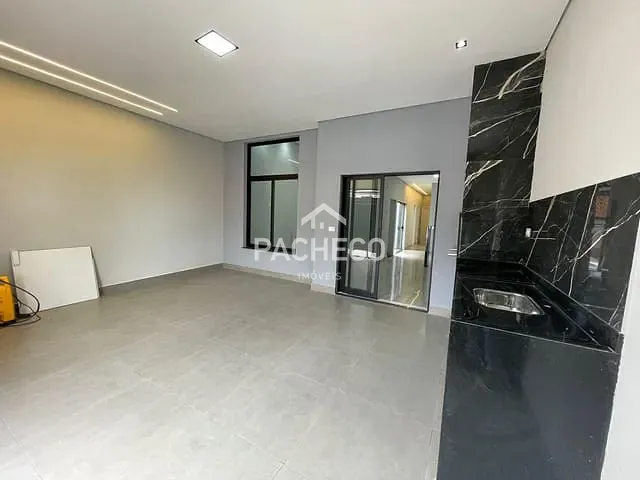 Casa 3 quartos e 2 banheiros, à venda, no bairro Vila Pântano II em Santa Bárbara D'Oeste