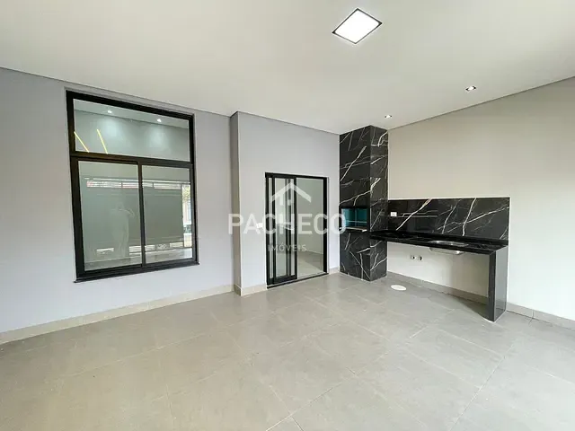 Casa 3 quartos e 2 banheiros, à venda, no bairro Vila Pântano II em Santa Bárbara D'Oeste