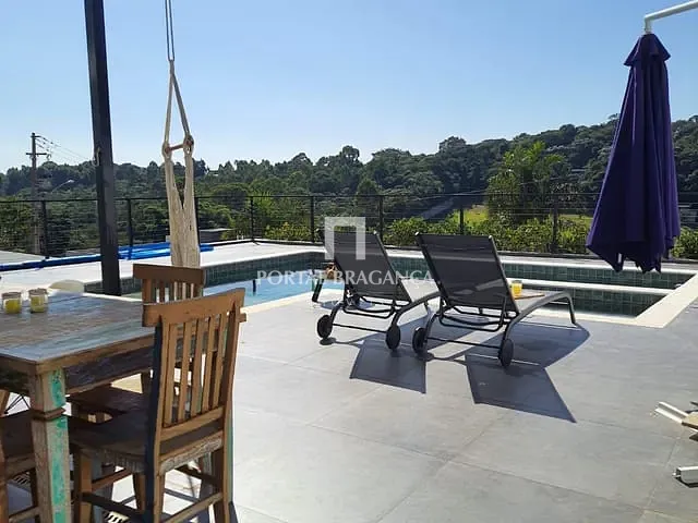 Casa com 1100m² 4 quartos e 4 banheiros, à venda, no bairro Recanto Amapola em Bragança Paulista