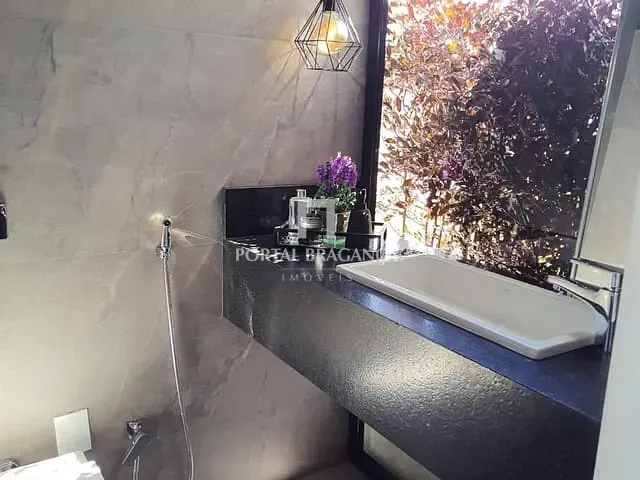 Casa com 1100m² 4 quartos e 4 banheiros, à venda, no bairro Recanto Amapola em Bragança Paulista