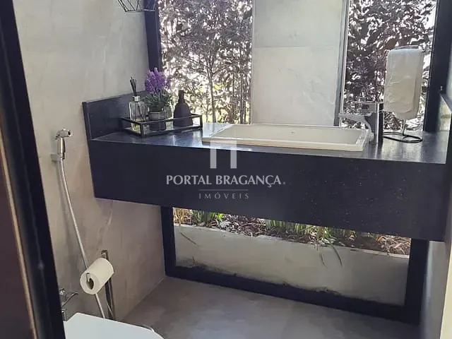 Casa com 1100m² 4 quartos e 4 banheiros, à venda, no bairro Recanto Amapola em Bragança Paulista