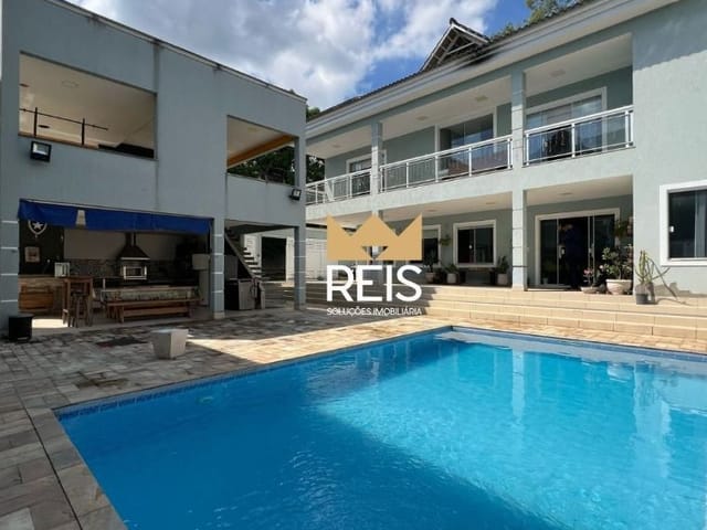 Casa com 558m² 6 quartos e 2 banheiros, à venda, no bairro Campo Grande em Rio de Janeiro