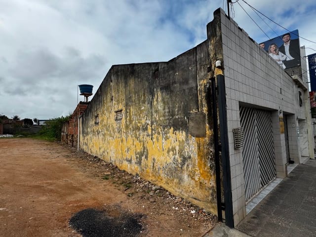 Casa com 330m², à venda, no bairro Alto do Cruzeiro em Arapiraca