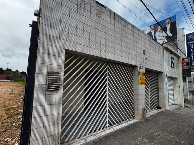 Casa com 330m², à venda, no bairro Alto do Cruzeiro em Arapiraca