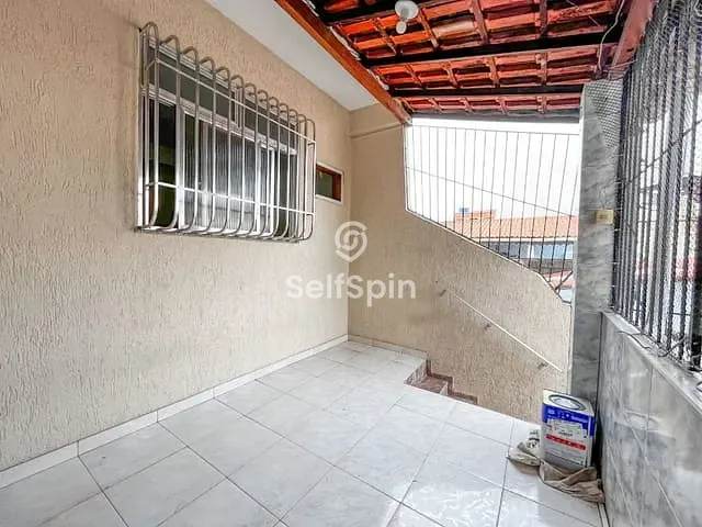 Casa com 52m² 2 quartos e 2 banheiros, para alugar, no bairro Venda da Cruz em São Gonçalo