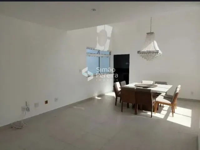 Casa com 246m² 3 quartos e 3 banheiros, à venda, no bairro Spina Ville II em Juiz de Fora
