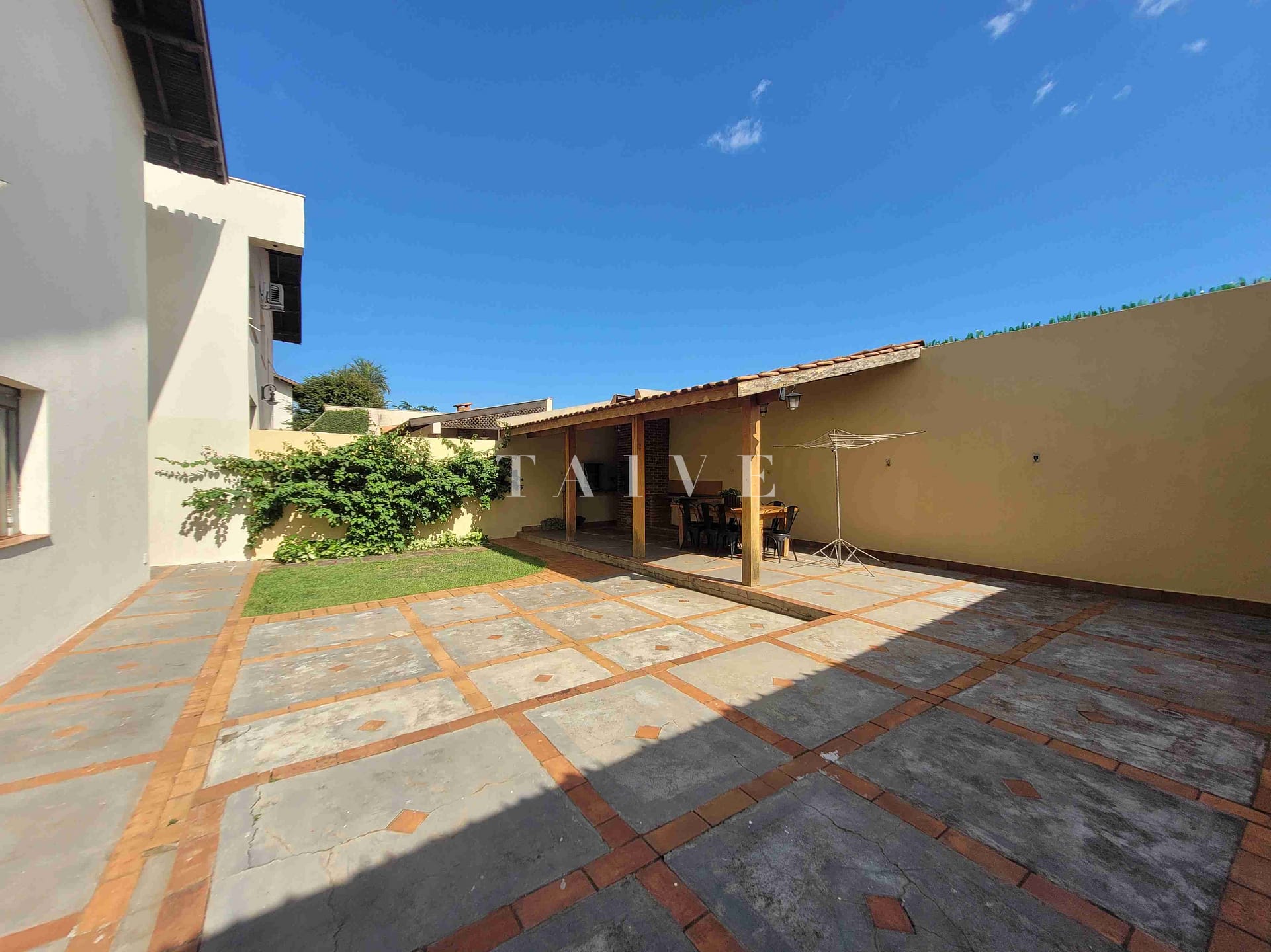 Casa à venda com 3 quartos, 246m² - Foto 34