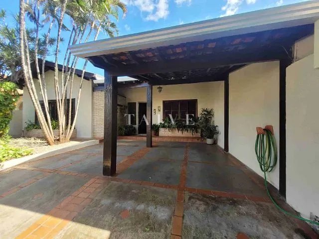 Casa com 387m² 3 quartos e 4 banheiros, à venda, no bairro Andrade em Londrina