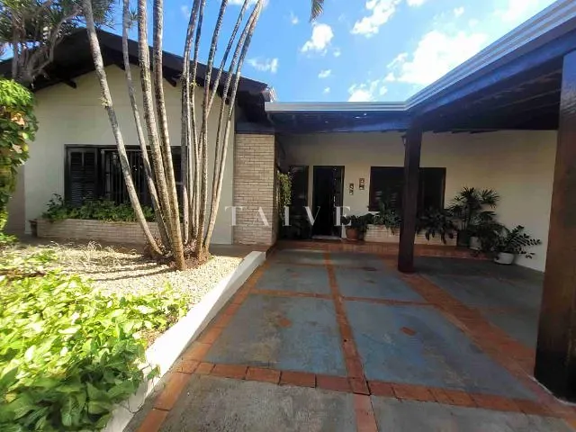Casa com 387m² 3 quartos e 4 banheiros, à venda, no bairro Andrade em Londrina