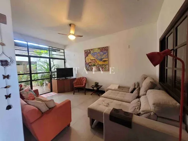 Casa com 387m² 3 quartos e 4 banheiros, à venda, no bairro Andrade em Londrina