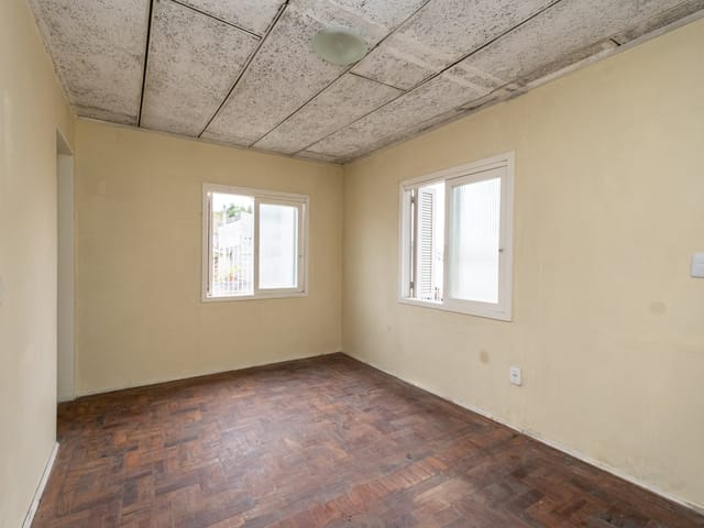 Foto do Casa - Casa de 3 dormitórios disponível para aluguel no Fragata em Pelotas RS, ideal para quem busca conforto, espaço e ótima localização | UP Imóveis