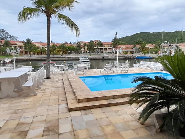 Casa com 2560m² 3 quartos e 2 banheiros, à venda, no bairro Gamboa em Cabo Frio