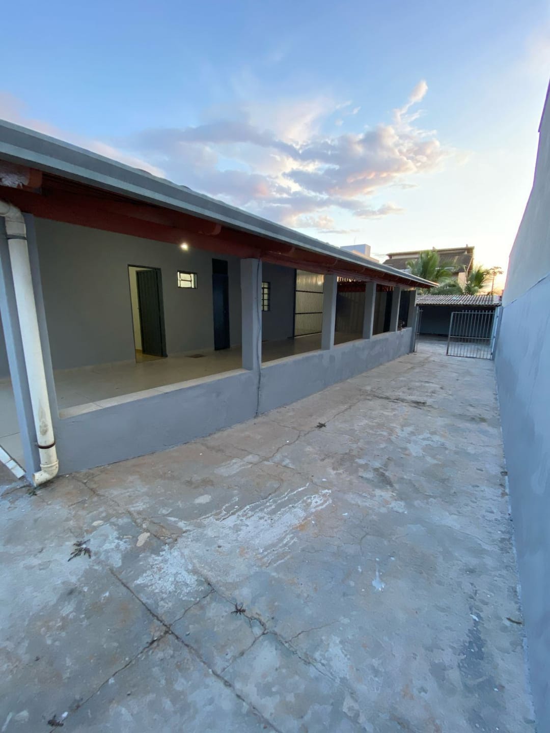 Casa à venda com 3 quartos, 220m² - Foto 3