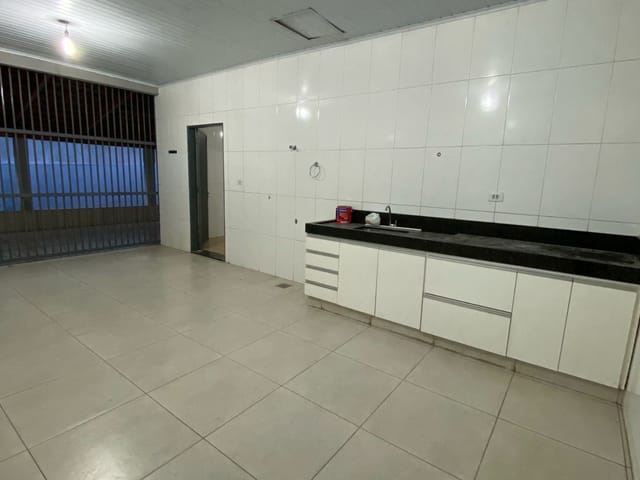 Casa com 508m² 3 quartos e 2 banheiros, à venda, no bairro Parque Amazônia em Goiânia
