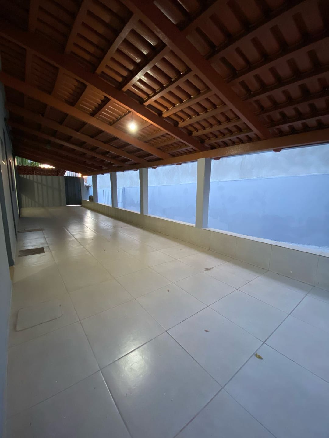 Casa à venda com 3 quartos, 220m² - Foto 1