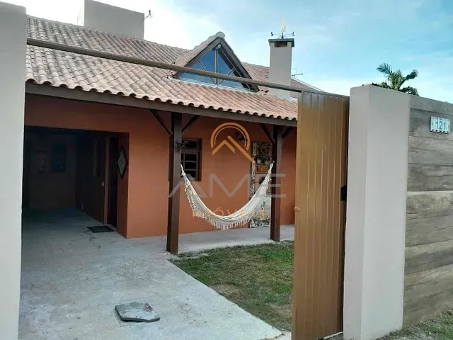 Casa 2 quartos e 3 banheiros, à venda, no bairro Laranjal em Pelotas