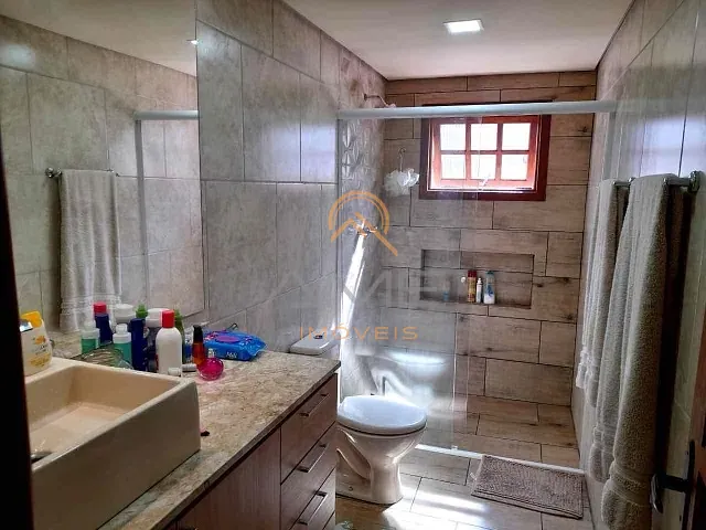 Casa 2 quartos e 3 banheiros, à venda, no bairro Laranjal em Pelotas