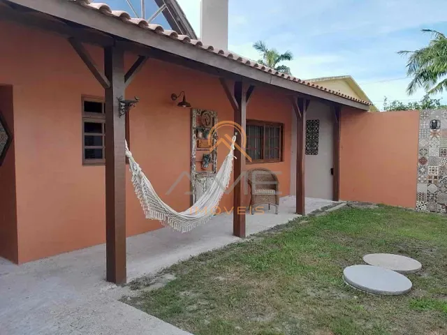 Casa 2 quartos e 3 banheiros, à venda, no bairro Laranjal em Pelotas