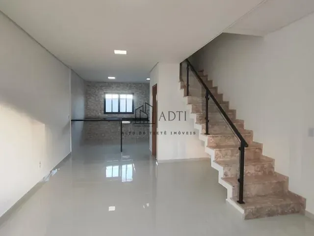 Casa 2 quartos e 3 banheiros, à venda, no bairro Jardim Modelo em Mogi das Cruzes