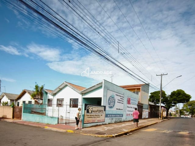 Casa com 200m² 5 quartos e 2 banheiros, à venda, no bairro Núcleo Habitacional Castelo Branco em Apucarana