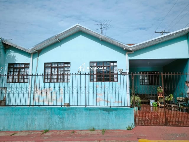 Casa com 200m² 5 quartos e 2 banheiros, à venda, no bairro Núcleo Habitacional Castelo Branco em Apucarana