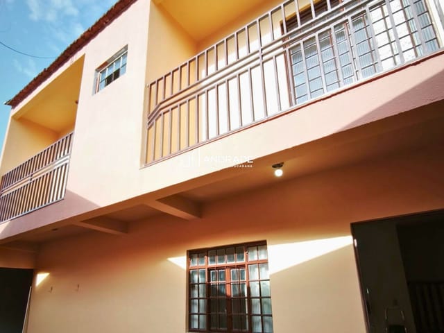 Casa com 200m² 5 quartos e 2 banheiros, à venda, no bairro Núcleo Habitacional Castelo Branco em Apucarana