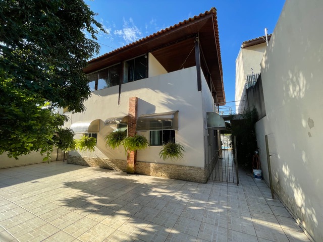 Casa com 360m² 4 quartos e 4 banheiros, à venda, no bairro Alphaville em Campos dos Goytacazes